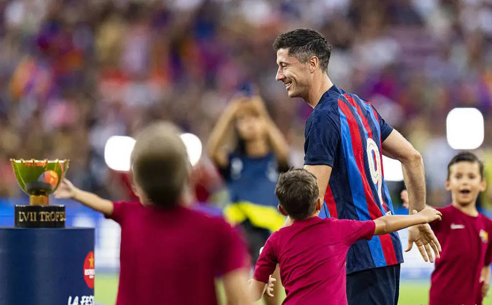 莱万可能离队，梅西欧冠历史第二进球位置或将稳固